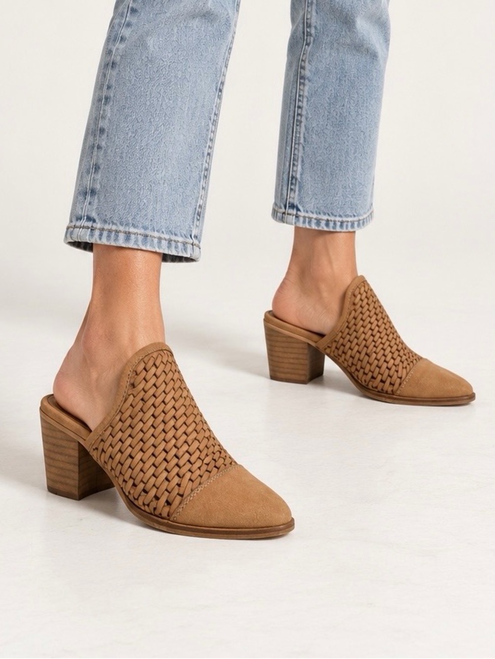 Rebels Tan Woven Leather Closed Toe Block Heel Mules Women’s 7.5 Boho